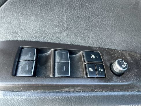 Used 2023 Toyota Camry XSE FWD image 13