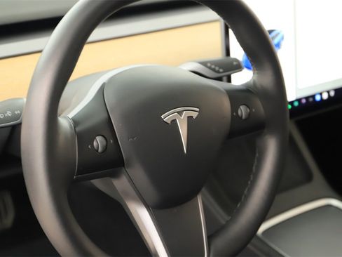 Used 2022 Tesla Model 3 Long Range image 16