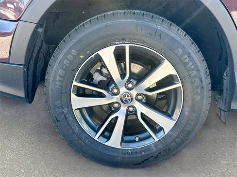 Used 2018 Toyota RAV4 XLE image 29