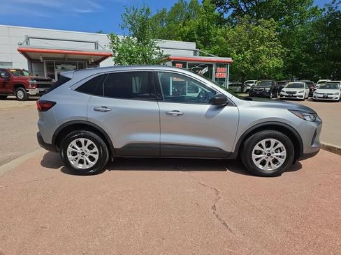 Used 2024 Ford Escape Active AWD/4WD image 6