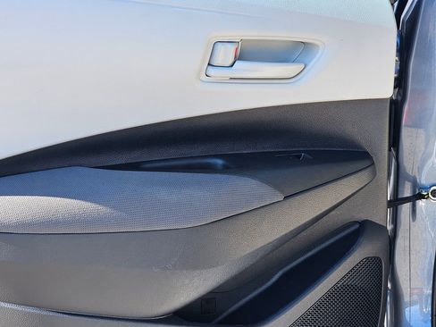 Used 2022 Toyota Corolla LE image 23