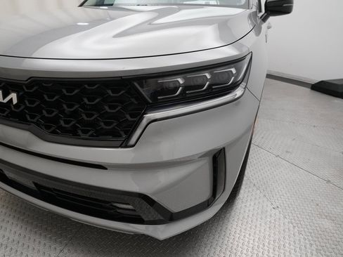 Certified 2023 Kia Sorento SX image 23