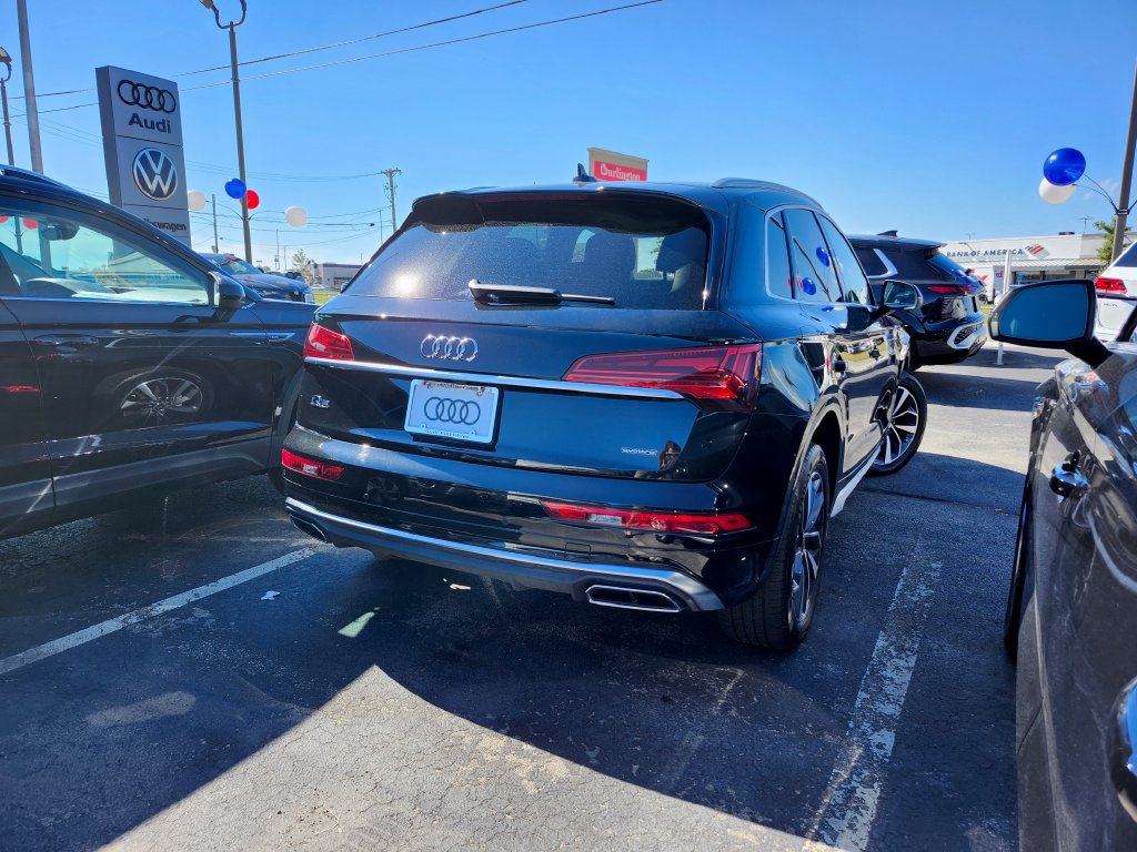 Used 2023 Audi Q5 2.0T Premium Plus w/ Premium Plus Package AWD/4WD image 7
