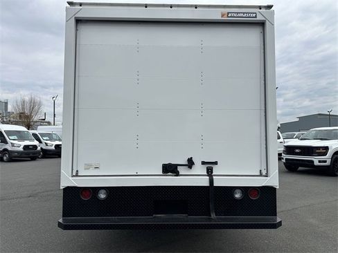 New 2024 Ford E-350 and Econoline 350 Super Duty w/ Power Windows & Locks Group image 6