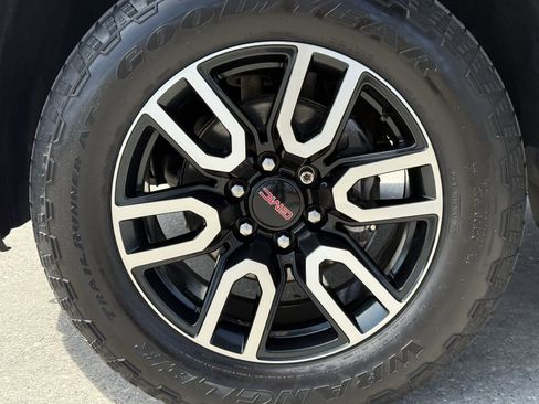 Used 2021 GMC Sierra 1500 AT4 w/ AT4 Preferred Package image 11