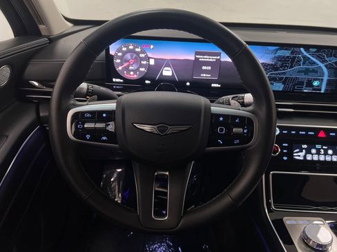 Used 2025 Genesis GV80 2.5T AWD/4WD image 16