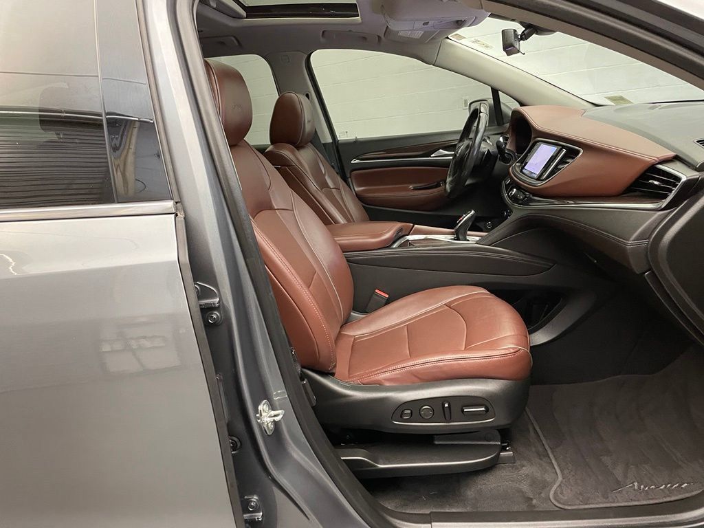 Used 2020 Buick Enclave Avenir w/ Avenir Technology Package FWD image 29