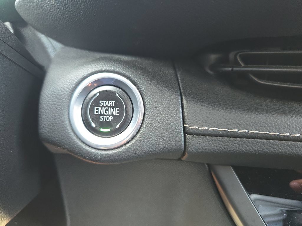 Used 2023 Buick Envision Essence FWD image 33