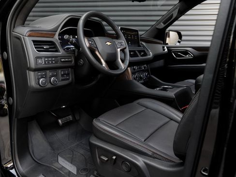 Used 2023 Chevrolet Tahoe High Country w/ Premium Package image 4