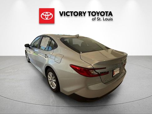 Used 2026 Toyota Camry LE FWD image 5