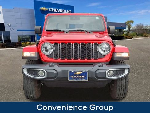 Used 2024 Jeep Gladiator Sport image 3