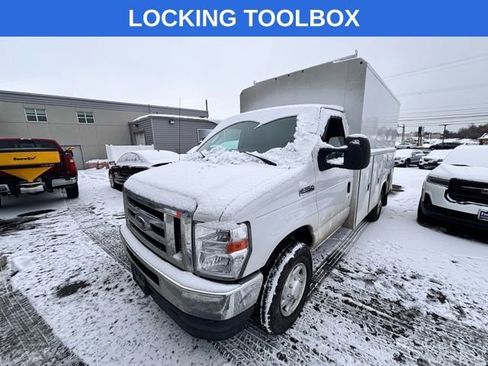 Used 2021 Ford E-350 and Econoline 350 Super Duty w/ Power Windows & Locks Group image 3