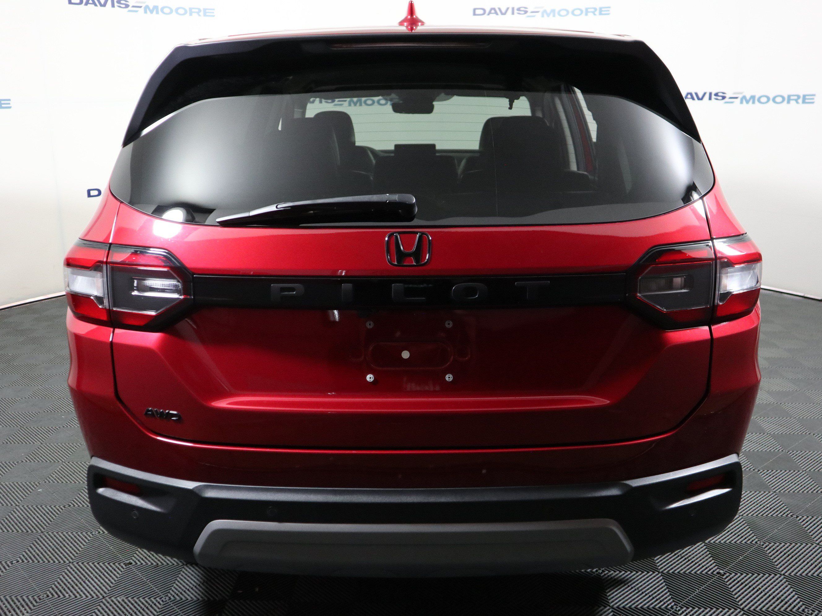 Used 2025 Honda Pilot EX-L image 7