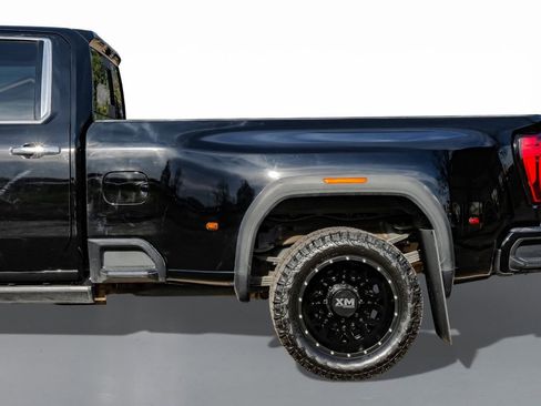 Used 2023 GMC Sierra 3500 Denali w/ Denali Ultimate Package image 11