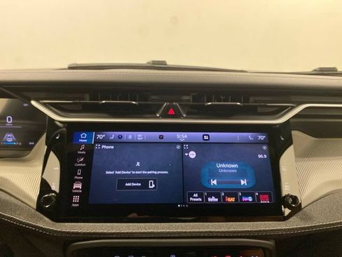 Used 2026 Jeep Cherokee Laredo AWD/4WD image 10
