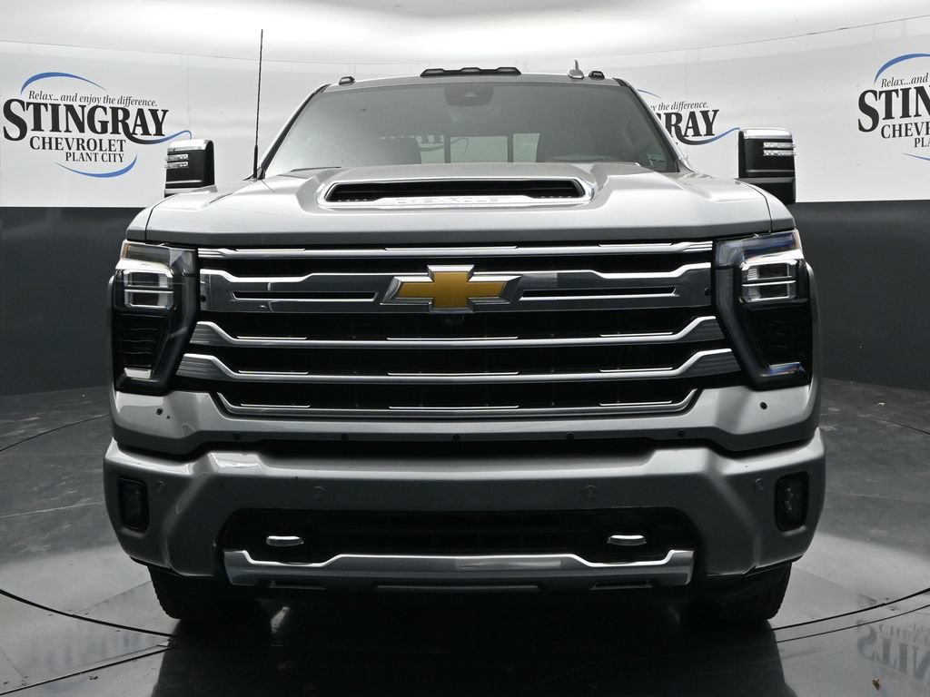 Used 2026 Chevrolet Silverado 3500 High Country w/ Technology Package AWD/4WD image 2