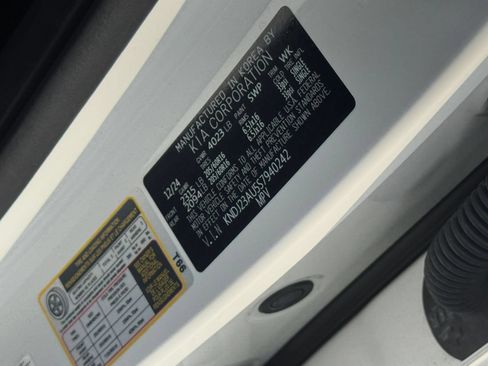 Used 2025 Kia Soul LX w/ LX Technology Package FWD image 27