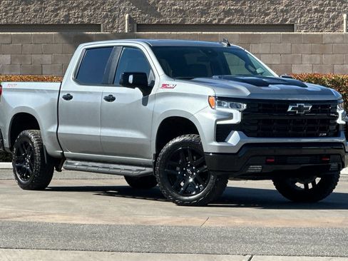 Used 2026 Chevrolet Silverado 1500 LT Trail Boss w/ LT Trail Boss Premium Package AWD/4WD image 2