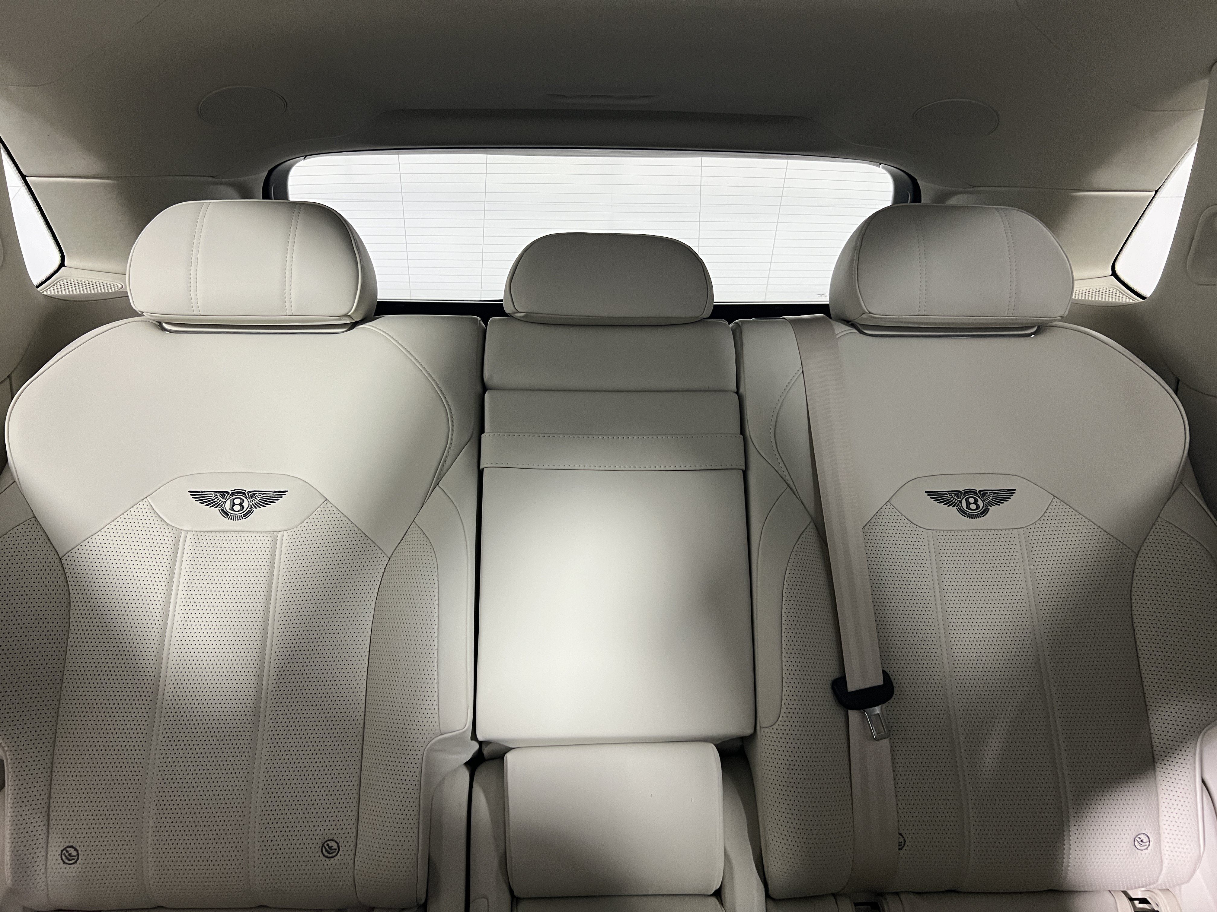 Used 2021 Bentley Bentayga AWD/4WD image 14