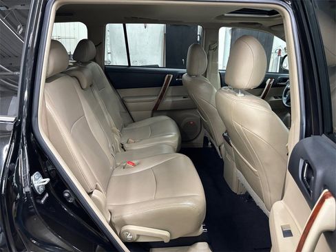 Used 2013 Toyota Highlander Limited image 18