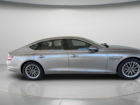 Used 2023 Genesis G80 2.5T RWD image 6