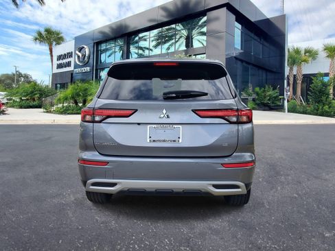 Used 2024 Mitsubishi Outlander SE FWD image 4