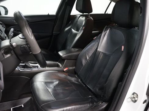 Used 2019 Chevrolet Cruze LT w/ Convenience Package FWD image 6
