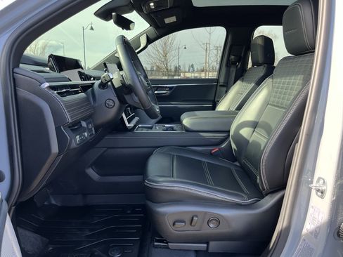 Used 2024 GMC Sierra EV Denali image 11