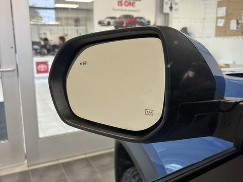 Certified 2025 Chevrolet Equinox ACTIV w/ Safety and Technology Package image 7