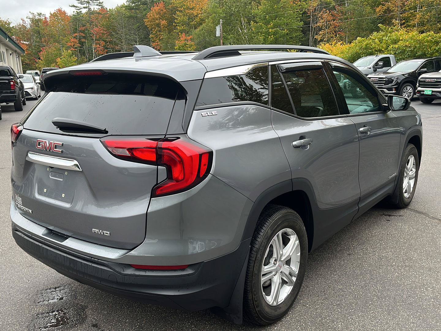Used 2020 GMC Terrain SLE w/ Driver Convenience Package AWD/4WD image 5