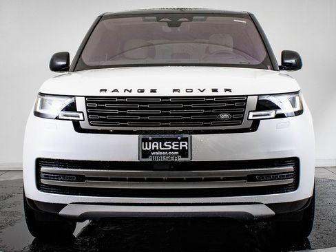 Used 2022 Land Rover Range Rover SE image 2
