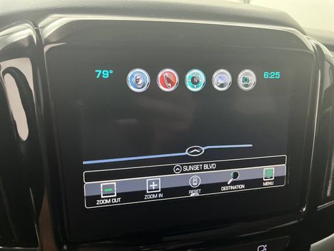 Used 2019 Chevrolet Traverse Premier FWD image 21