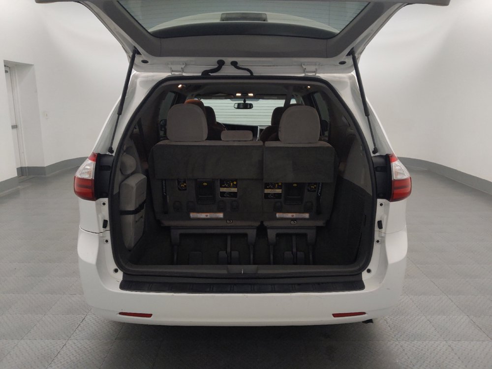 Used 2017 Toyota Sienna LE FWD image 29