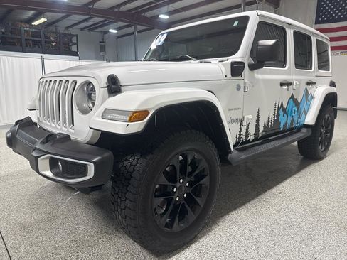 Used 2021 Jeep Wrangler Unlimited Sahara w/ Cold Weather Group AWD/4WD image 5