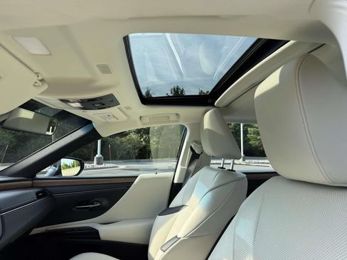 Used 2023 Lexus ES 300h w/ Premium Package FWD image 20