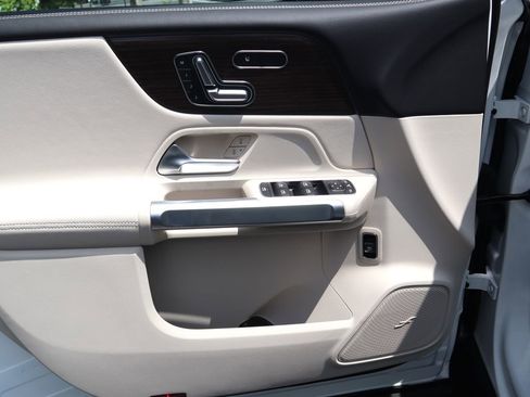 New 2026 Mercedes-Benz GLB 250 4MATIC image 16