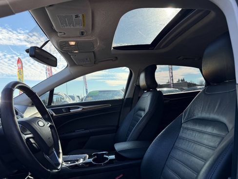 Used 2016 Ford Fusion SE w/ Equipment Group 202A FWD image 9