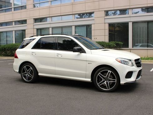 Used 2017 Mercedes-Benz GLE 43 AMG 4MATIC w/ Premium 2 Package image 2