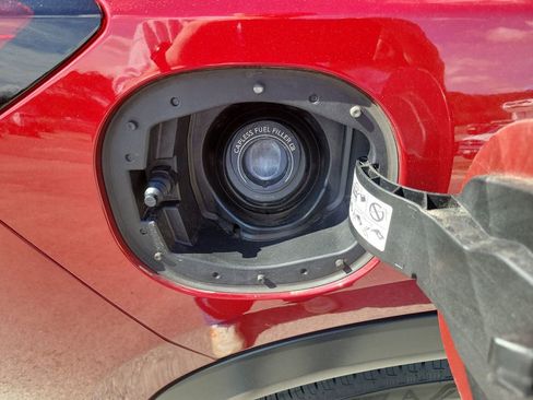 Used 2024 Nissan Rogue S image 31