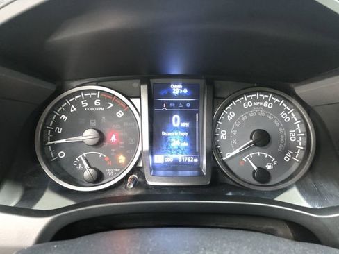 Used 2022 Toyota Tacoma TRD Sport image 17