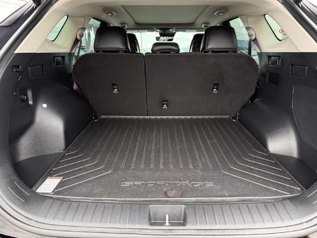 Certified 2025 Kia Sportage SX Prestige AWD/4WD image 14