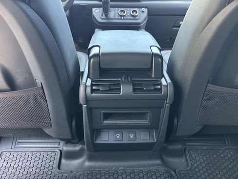 Certified 2025 Land Rover Defender 110 X-Dynamic SE AWD/4WD image 16