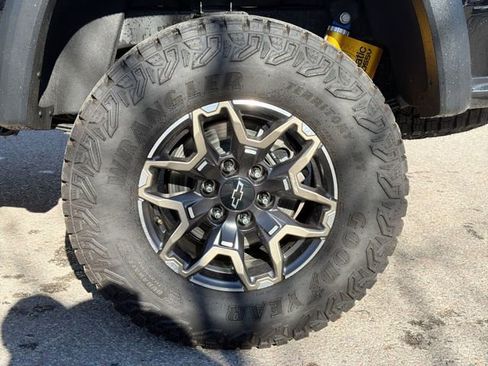 Certified 2024 Chevrolet Colorado ZR2 w/ Safety Package image 32