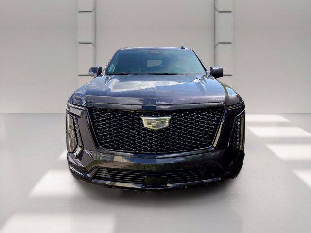 Certified 2025 Cadillac Escalade Sport Platinum w/ LPO, ONYX Package AWD/4WD image 2