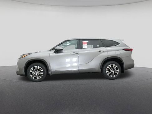 New 2026 Toyota Highlander XLE AWD/4WD image 19