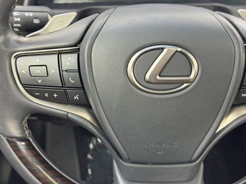 Used 2020 Lexus ES 300h w/ Premium Package image 21