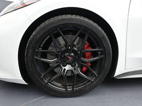 Used 2024 Chevrolet Corvette Z06 RWD image 12