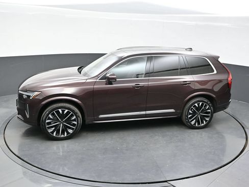 Used 2025 Volvo XC90 B5 Ultra AWD/4WD image 34
