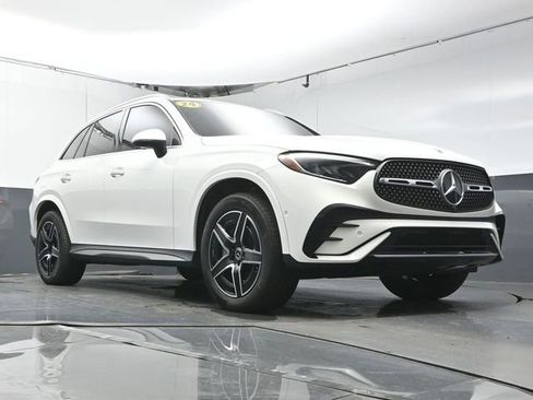 Used 2024 Mercedes-Benz GLC 300 4MATIC image 33