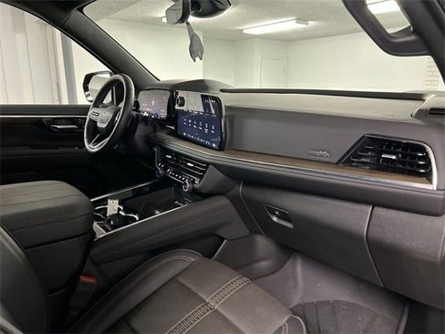 Certified 2025 Chevrolet Suburban High Country image 97